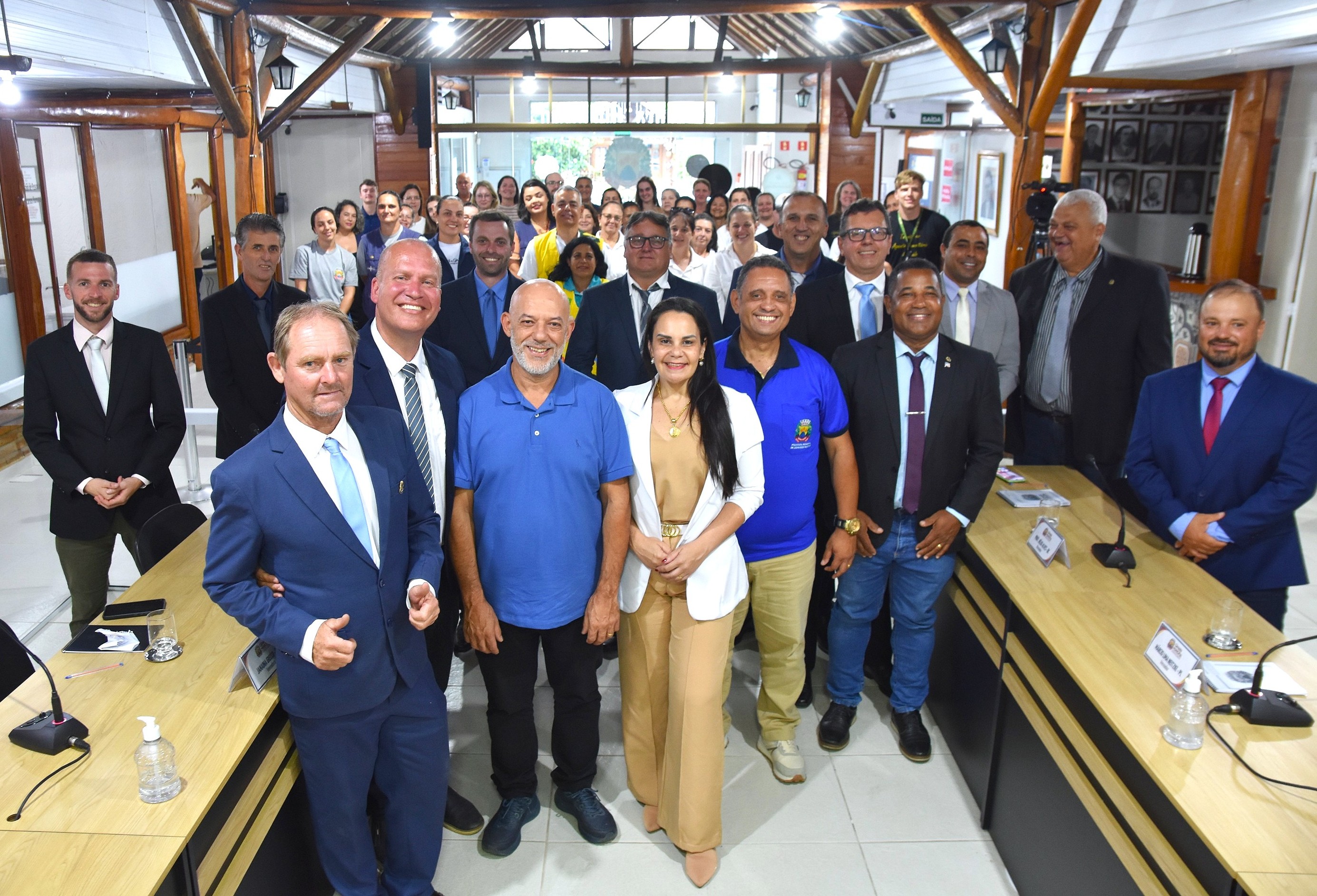 1ª sessão extraordinária: resumo e resultados das votações