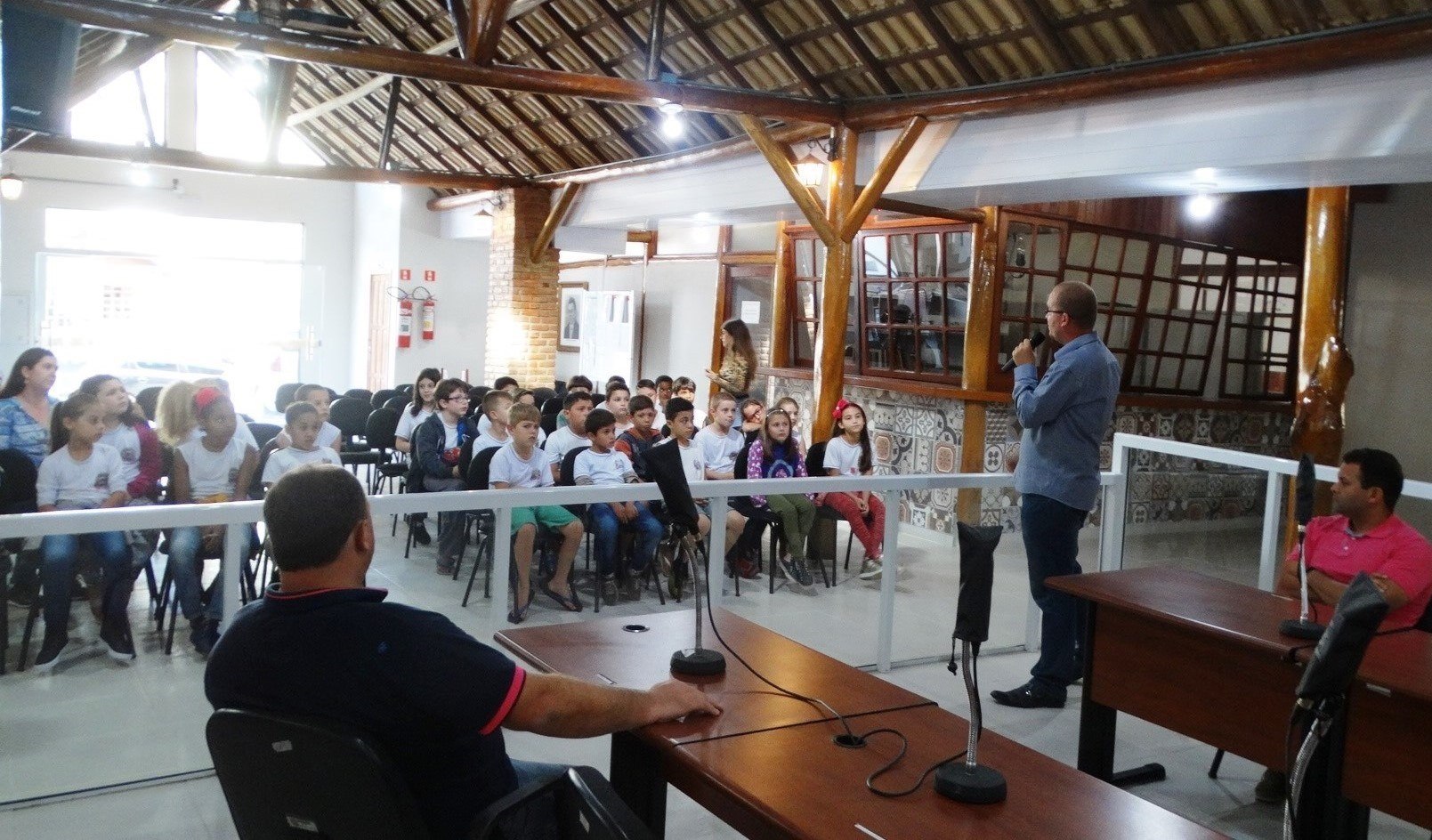 Alunos da Escola Mariano F. de Nazareth visitam a Câmara