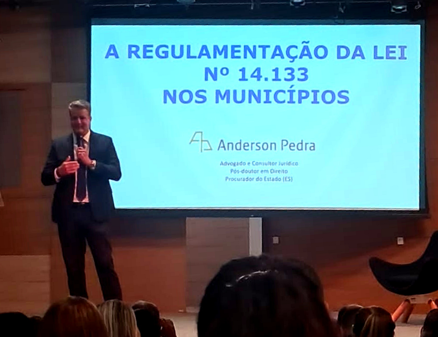 Servidoras da Câmara participam de capacitação sobre a nova Lei de Licitações 